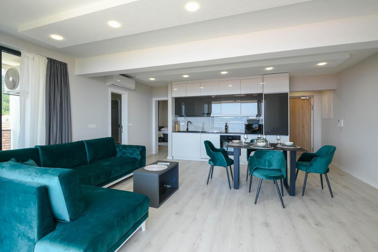 Apartment Sunny Day Luxury